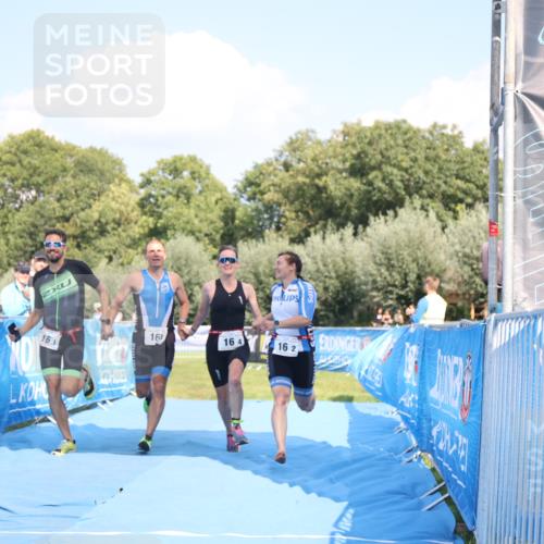 25.08.2024 - Elbe Triathlon Hamburg H.Heesch http://msf.ph/oto/6856808 25.08.2024 16:12:45 Ziel  meine-sportfotos.de