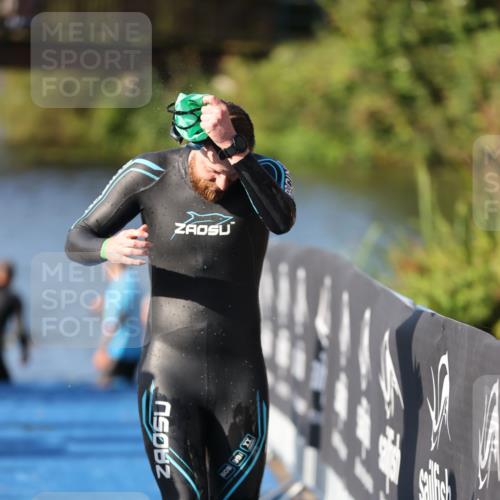 25.08.2024 - Elbe Triathlon Hamburg H.Heesch http://msf.ph/oto/6856817 25.08.2024 09:05:19 Schwimmen 231, 256, 264, 289 meine-sportfotos.de