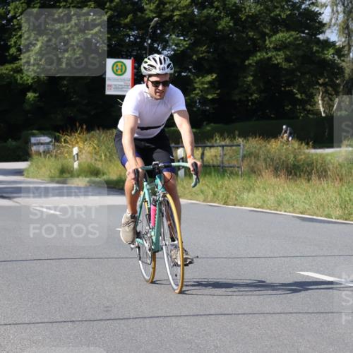 25.08.2024 - Elbe Triathlon Hamburg Fuchs,  Jonas http://msf.ph/oto/6856830 25.08.2024 10:40:42 Radfahren 781, 783, 648 meine-sportfotos.de