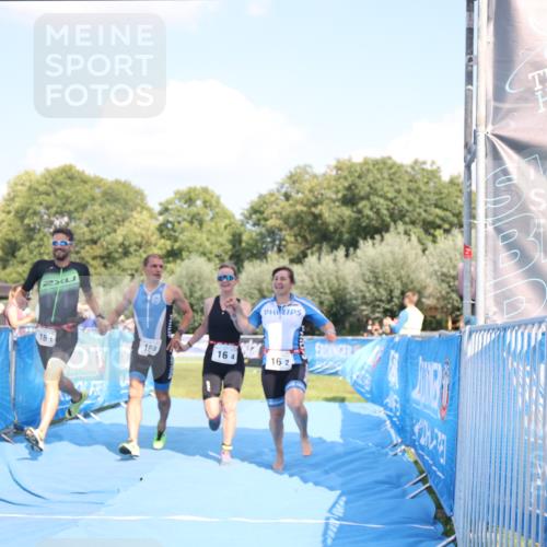 25.08.2024 - Elbe Triathlon Hamburg H.Heesch http://msf.ph/oto/6856840 25.08.2024 16:12:45 Ziel  meine-sportfotos.de
