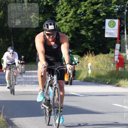 25.08.2024 - Elbe Triathlon Hamburg Fuchs,  Jonas http://msf.ph/oto/6856843 25.08.2024 09:20:30 Radfahren 109, 328, 274, 224, 316, 159 meine-sportfotos.de