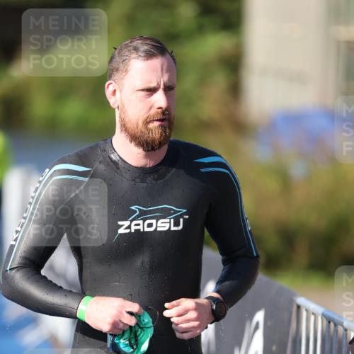 25.08.2024 - Elbe Triathlon Hamburg H.Heesch http://msf.ph/oto/6856853 25.08.2024 09:05:20 Schwimmen 231, 256, 264, 289 meine-sportfotos.de