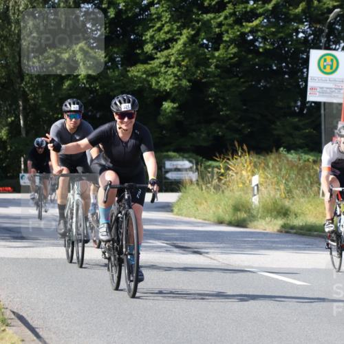 25.08.2024 - Elbe Triathlon Hamburg Fuchs,  Jonas http://msf.ph/oto/6856854 25.08.2024 10:40:50 Radfahren 521, 1418, 461, 612, 1417, 782 meine-sportfotos.de