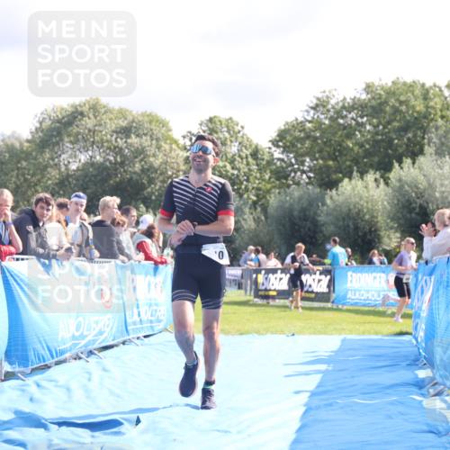 25.08.2024 - Elbe Triathlon Hamburg H.Heesch http://msf.ph/oto/6856856 25.08.2024 10:53:45 Ziel 133, 310, 318 meine-sportfotos.de