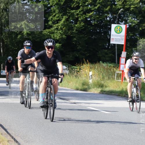25.08.2024 - Elbe Triathlon Hamburg Fuchs,  Jonas http://msf.ph/oto/6856858 25.08.2024 10:40:50 Radfahren 521, 1418, 461, 612, 1417, 782 meine-sportfotos.de