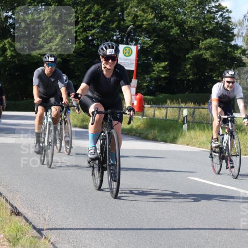 25.08.2024 - Elbe Triathlon Hamburg Fuchs,  Jonas http://msf.ph/oto/6856886 25.08.2024 10:40:51 Radfahren 521, 1418, 461, 612, 1417, 782 meine-sportfotos.de