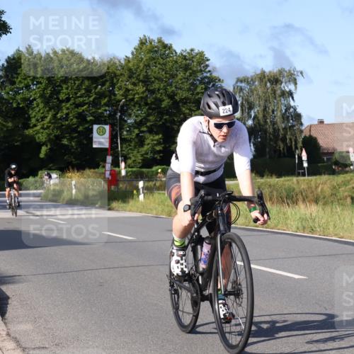 25.08.2024 - Elbe Triathlon Hamburg Fuchs,  Jonas http://msf.ph/oto/6856904 25.08.2024 09:20:32 Radfahren 109, 328, 274, 224, 316, 159 meine-sportfotos.de