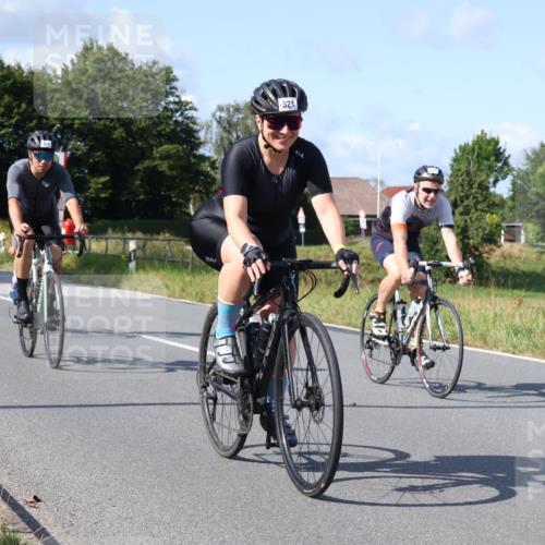 25.08.2024 - Elbe Triathlon Hamburg Fuchs,  Jonas http://msf.ph/oto/6856913 25.08.2024 10:40:52 Radfahren 521, 1418, 461, 612, 1417, 782 meine-sportfotos.de