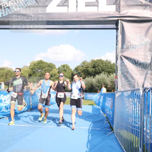 25.08.2024 - Elbe Triathlon Hamburg H.Heesch http://msf.ph/oto/6856919 25.08.2024 16:12:46 Ziel  meine-sportfotos.de