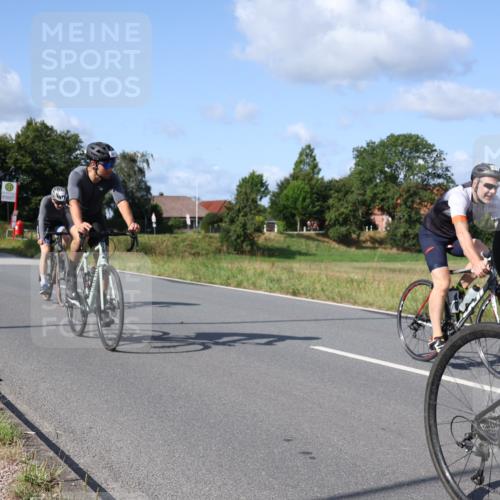 25.08.2024 - Elbe Triathlon Hamburg Fuchs,  Jonas http://msf.ph/oto/6856926 25.08.2024 10:40:52 Radfahren 521, 1418, 461, 612, 1417, 782 meine-sportfotos.de