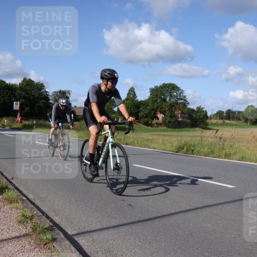 25.08.2024 - Elbe Triathlon Hamburg Fuchs,  Jonas http://msf.ph/oto/6856934 25.08.2024 10:40:52 Radfahren 521, 1418, 461, 612, 1417, 782 meine-sportfotos.de