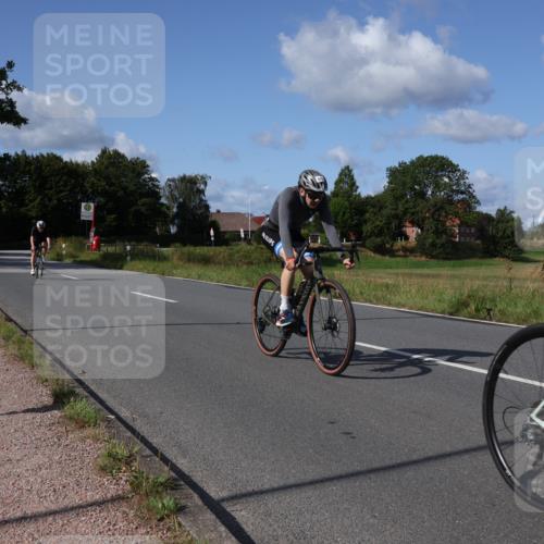 25.08.2024 - Elbe Triathlon Hamburg Fuchs,  Jonas http://msf.ph/oto/6856947 25.08.2024 10:40:53 Radfahren 521, 1418, 461, 612, 1417, 782 meine-sportfotos.de