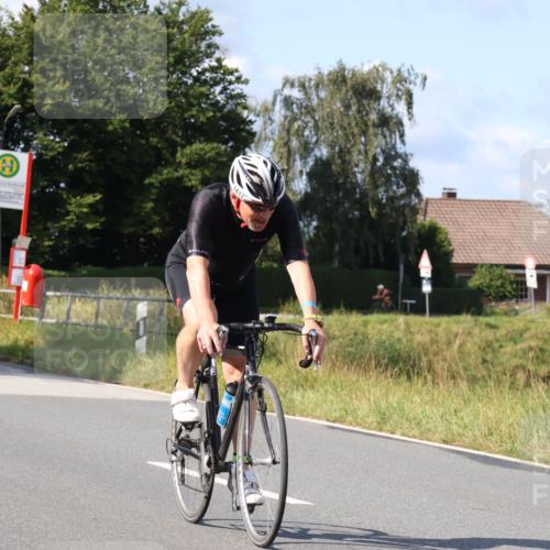 25.08.2024 - Elbe Triathlon Hamburg Fuchs,  Jonas http://msf.ph/oto/6856951 25.08.2024 10:40:54 Radfahren 521, 1418, 461, 612, 1417, 782 meine-sportfotos.de