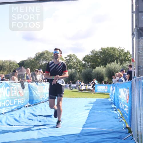 25.08.2024 - Elbe Triathlon Hamburg H.Heesch http://msf.ph/oto/6856959 25.08.2024 10:53:46 Ziel 133, 310, 318 meine-sportfotos.de