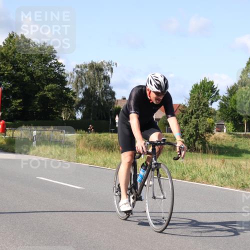 25.08.2024 - Elbe Triathlon Hamburg Fuchs,  Jonas http://msf.ph/oto/6856962 25.08.2024 10:40:54 Radfahren 521, 1418, 461, 612, 1417, 782 meine-sportfotos.de