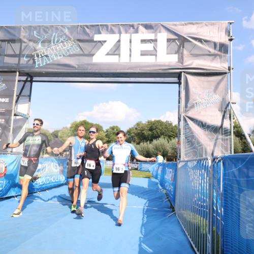 25.08.2024 - Elbe Triathlon Hamburg H.Heesch http://msf.ph/oto/6856974 25.08.2024 16:12:46 Ziel  meine-sportfotos.de