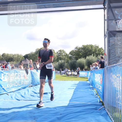 25.08.2024 - Elbe Triathlon Hamburg H.Heesch http://msf.ph/oto/6856987 25.08.2024 10:53:46 Ziel 133, 310, 318 meine-sportfotos.de