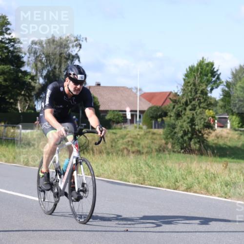 25.08.2024 - Elbe Triathlon Hamburg Fuchs,  Jonas http://msf.ph/oto/6856998 25.08.2024 10:40:56 Radfahren 521, 1418, 461, 612, 1417, 782 meine-sportfotos.de