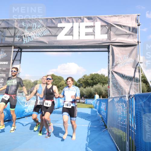 25.08.2024 - Elbe Triathlon Hamburg H.Heesch http://msf.ph/oto/6857001 25.08.2024 16:12:46 Ziel  meine-sportfotos.de