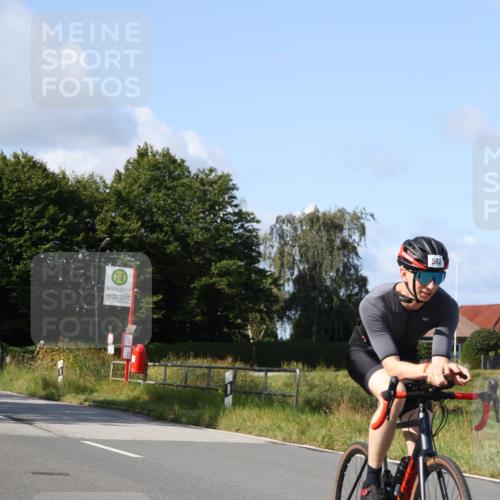25.08.2024 - Elbe Triathlon Hamburg Fuchs,  Jonas http://msf.ph/oto/6857021 25.08.2024 10:41:06 Radfahren 1449, 582, 1438, 1445, 794 meine-sportfotos.de