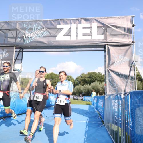 25.08.2024 - Elbe Triathlon Hamburg H.Heesch http://msf.ph/oto/6857022 25.08.2024 16:12:46 Ziel  meine-sportfotos.de