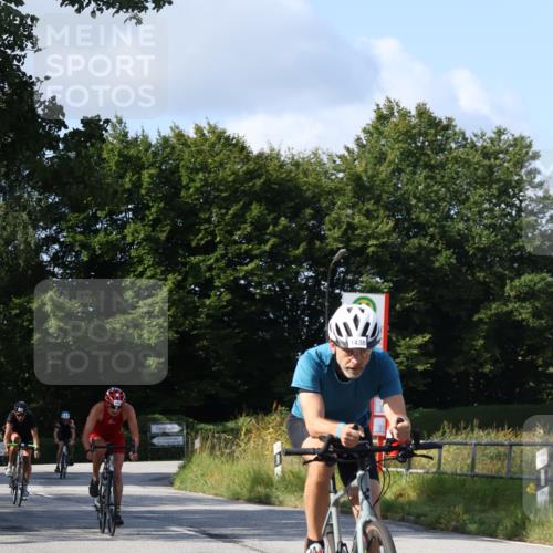 25.08.2024 - Elbe Triathlon Hamburg Fuchs,  Jonas http://msf.ph/oto/6857036 25.08.2024 10:41:08 Radfahren 1449, 582, 1438, 1445, 794, 1424 meine-sportfotos.de