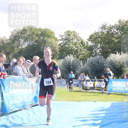 25.08.2024 - Elbe Triathlon Hamburg H.Heesch http://msf.ph/oto/6857058 25.08.2024 10:54:09 Ziel 154, 166 meine-sportfotos.de