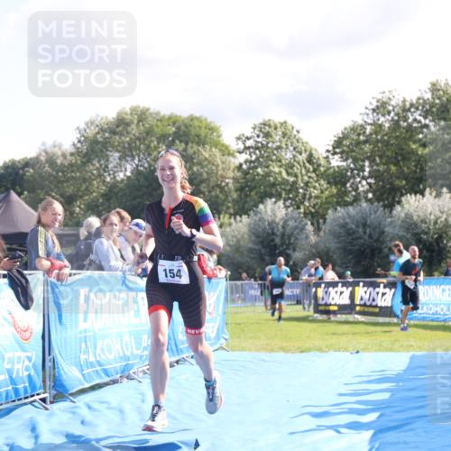 25.08.2024 - Elbe Triathlon Hamburg H.Heesch http://msf.ph/oto/6857069 25.08.2024 10:54:09 Ziel 154, 166 meine-sportfotos.de