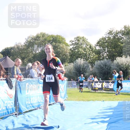 25.08.2024 - Elbe Triathlon Hamburg H.Heesch http://msf.ph/oto/6857076 25.08.2024 10:54:09 Ziel 154, 166 meine-sportfotos.de