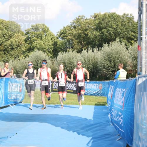 25.08.2024 - Elbe Triathlon Hamburg H.Heesch http://msf.ph/oto/6857083 25.08.2024 16:13:58 Ziel  meine-sportfotos.de