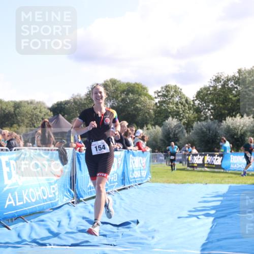 25.08.2024 - Elbe Triathlon Hamburg H.Heesch http://msf.ph/oto/6857112 25.08.2024 10:54:09 Ziel 154, 166 meine-sportfotos.de