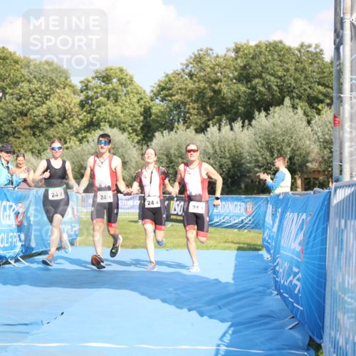 25.08.2024 - Elbe Triathlon Hamburg H.Heesch http://msf.ph/oto/6857120 25.08.2024 16:13:58 Ziel  meine-sportfotos.de