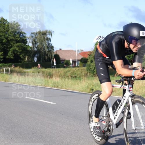 25.08.2024 - Elbe Triathlon Hamburg Fuchs,  Jonas http://msf.ph/oto/6857123 25.08.2024 09:20:49 Radfahren 424, 100 meine-sportfotos.de