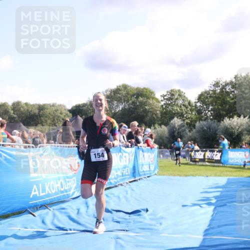 25.08.2024 - Elbe Triathlon Hamburg H.Heesch http://msf.ph/oto/6857129 25.08.2024 10:54:09 Ziel 154, 166 meine-sportfotos.de