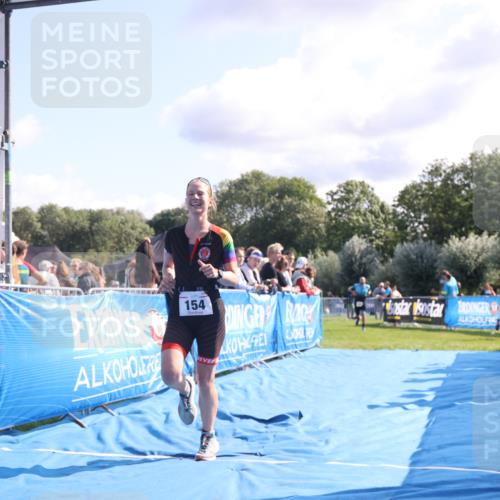 25.08.2024 - Elbe Triathlon Hamburg H.Heesch http://msf.ph/oto/6857137 25.08.2024 10:54:09 Ziel 154, 166 meine-sportfotos.de