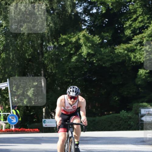 25.08.2024 - Elbe Triathlon Hamburg Fuchs,  Jonas http://msf.ph/oto/6857159 25.08.2024 10:41:14 Radfahren 1438, 1445, 794, 1424, 273 meine-sportfotos.de