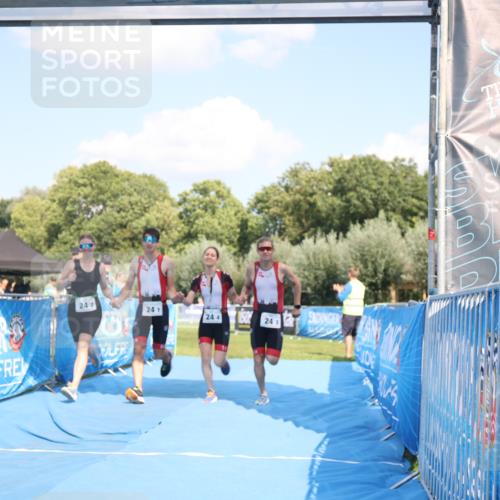 25.08.2024 - Elbe Triathlon Hamburg H.Heesch http://msf.ph/oto/6857169 25.08.2024 16:13:59 Ziel  meine-sportfotos.de