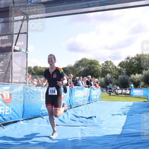 25.08.2024 - Elbe Triathlon Hamburg H.Heesch http://msf.ph/oto/6857175 25.08.2024 10:54:10 Ziel 154, 166 meine-sportfotos.de