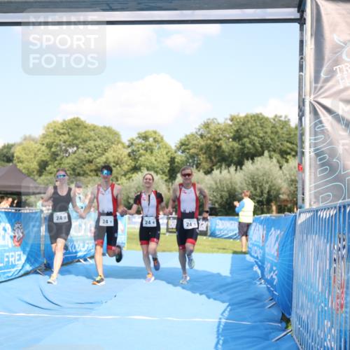25.08.2024 - Elbe Triathlon Hamburg H.Heesch http://msf.ph/oto/6857176 25.08.2024 16:13:59 Ziel  meine-sportfotos.de