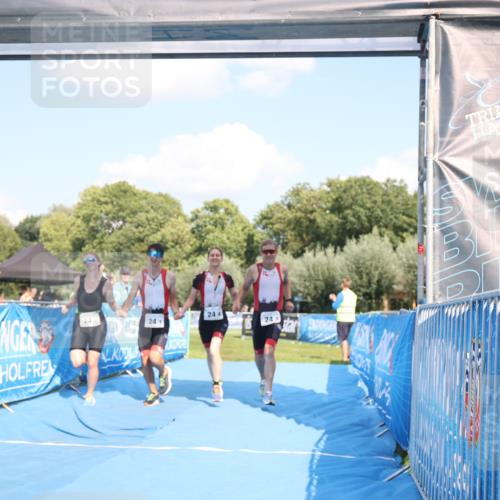 25.08.2024 - Elbe Triathlon Hamburg H.Heesch http://msf.ph/oto/6857185 25.08.2024 16:13:59 Ziel  meine-sportfotos.de