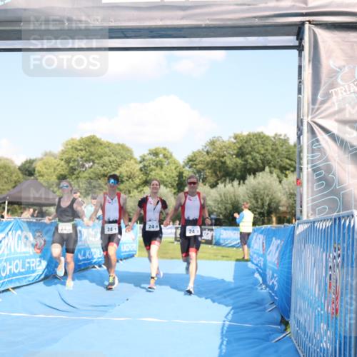 25.08.2024 - Elbe Triathlon Hamburg H.Heesch http://msf.ph/oto/6857194 25.08.2024 16:13:59 Ziel  meine-sportfotos.de
