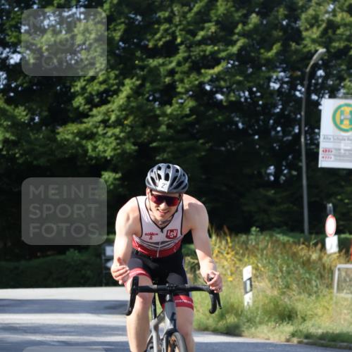 25.08.2024 - Elbe Triathlon Hamburg Fuchs,  Jonas http://msf.ph/oto/6857199 25.08.2024 10:41:15 Radfahren 1438, 1445, 794, 1424, 273 meine-sportfotos.de