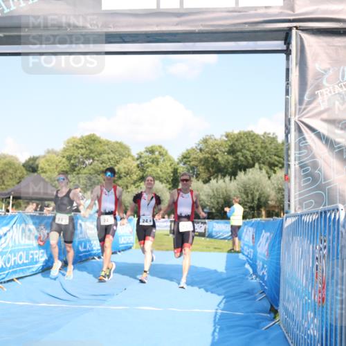 25.08.2024 - Elbe Triathlon Hamburg H.Heesch http://msf.ph/oto/6857202 25.08.2024 16:13:59 Ziel  meine-sportfotos.de