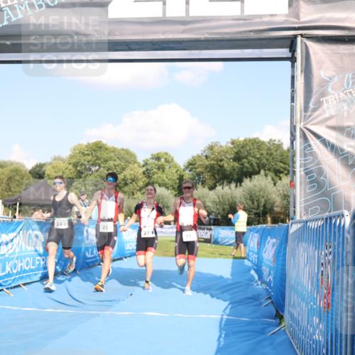 25.08.2024 - Elbe Triathlon Hamburg H.Heesch http://msf.ph/oto/6857214 25.08.2024 16:13:59 Ziel  meine-sportfotos.de