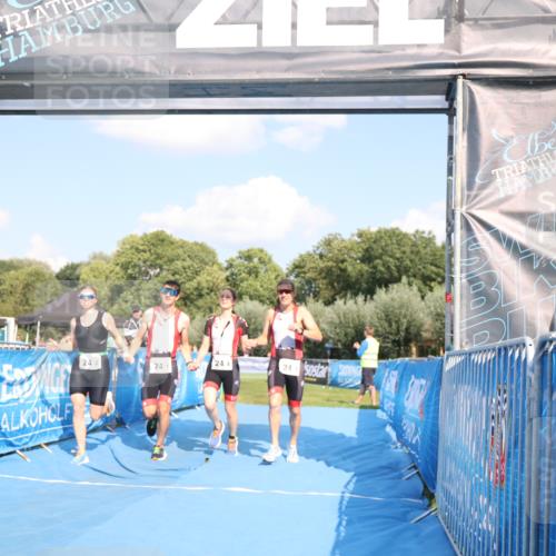 25.08.2024 - Elbe Triathlon Hamburg H.Heesch http://msf.ph/oto/6857226 25.08.2024 16:13:59 Ziel  meine-sportfotos.de