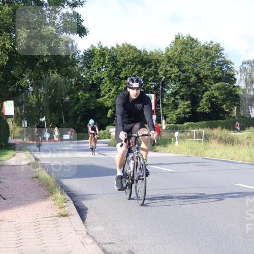 25.08.2024 - Elbe Triathlon Hamburg Fuchs,  Jonas http://msf.ph/oto/6857228 25.08.2024 09:20:58 Radfahren 100, 203, 1850, 89, 399, 267, 79 meine-sportfotos.de