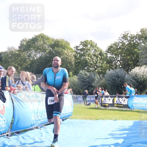 25.08.2024 - Elbe Triathlon Hamburg H.Heesch http://msf.ph/oto/6857234 25.08.2024 10:54:15 Ziel 154, 166, 308 meine-sportfotos.de