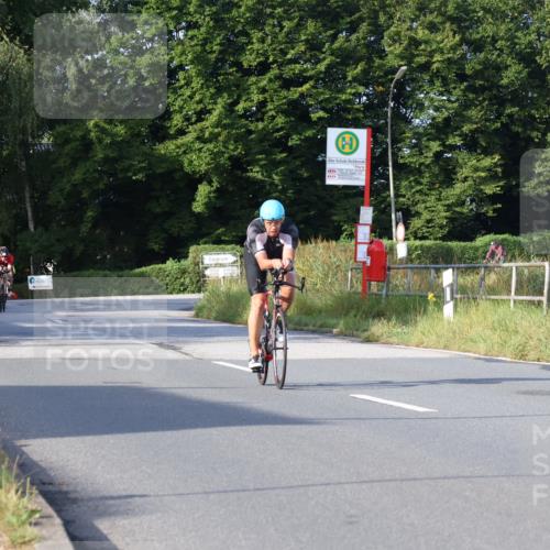 25.08.2024 - Elbe Triathlon Hamburg Fuchs,  Jonas http://msf.ph/oto/6857239 25.08.2024 09:20:59 Radfahren 100, 203, 1850, 89, 399, 267, 79 meine-sportfotos.de