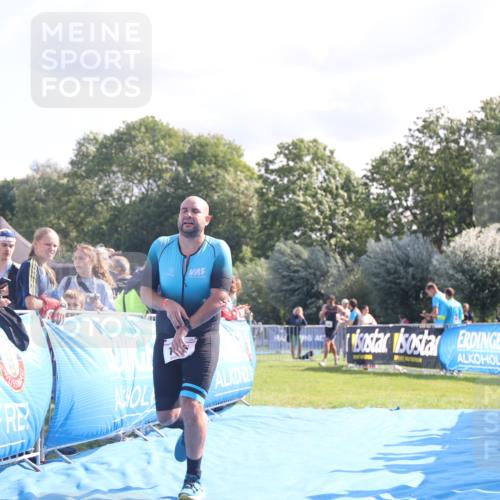 25.08.2024 - Elbe Triathlon Hamburg H.Heesch http://msf.ph/oto/6857241 25.08.2024 10:54:15 Ziel 154, 166, 308 meine-sportfotos.de