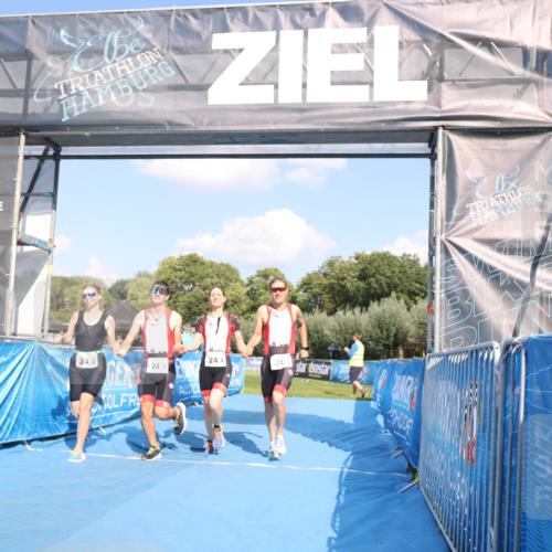 25.08.2024 - Elbe Triathlon Hamburg H.Heesch http://msf.ph/oto/6857247 25.08.2024 16:14:00 Ziel  meine-sportfotos.de